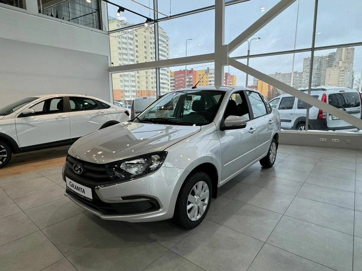 Lada Granta Седан в Сургут - фото №1